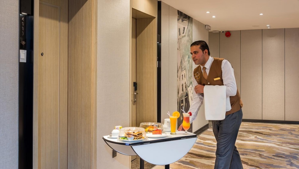boudl corniche hotel