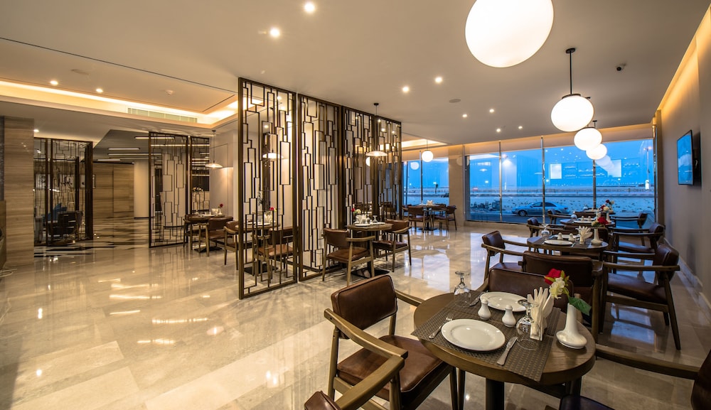 boudl corniche hotel