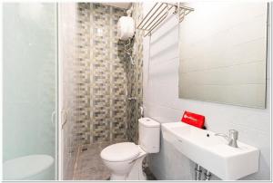 reddoorz plus centrium katamso medan