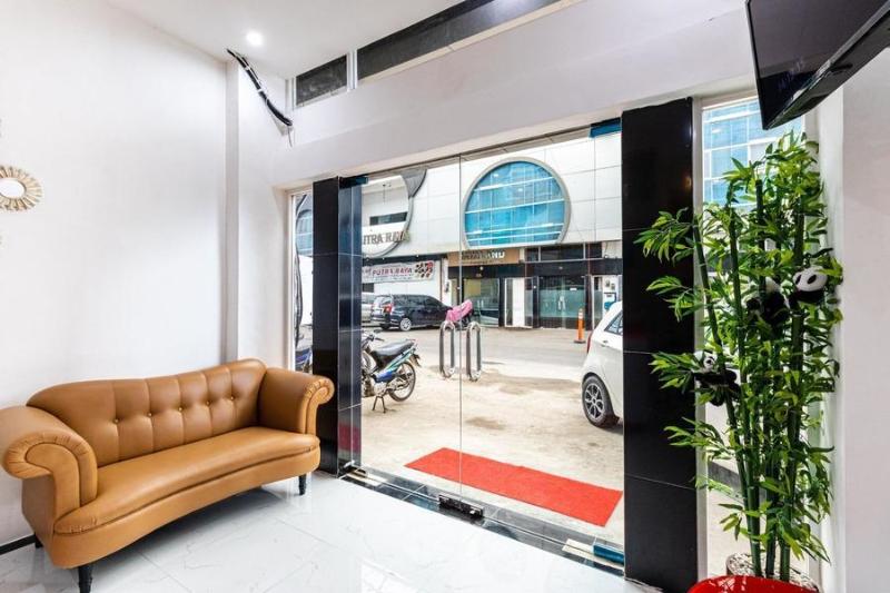 reddoorz plus centrium katamso medan