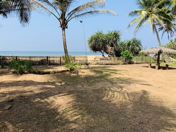 michs beach villa maggona