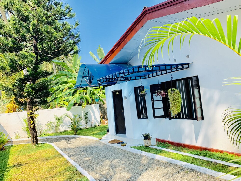 michs beach villa maggona