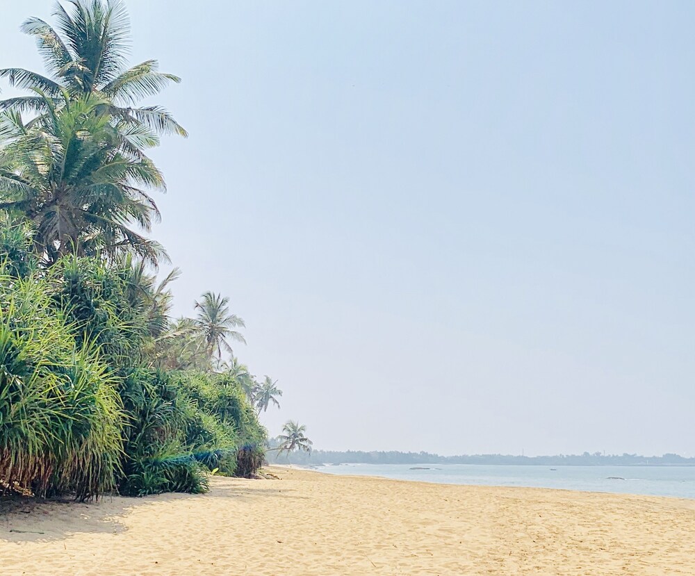 michs beach villa maggona