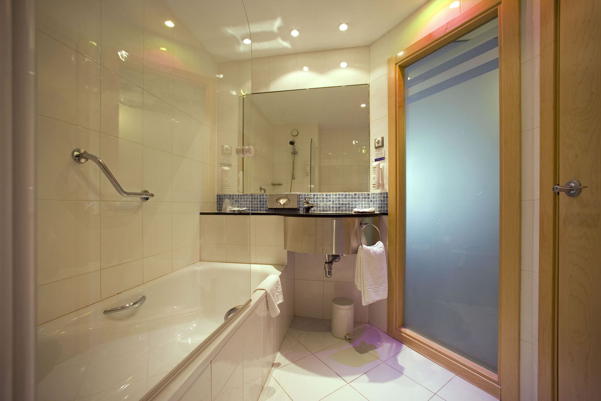 holiday inn express malaga airport by ihg