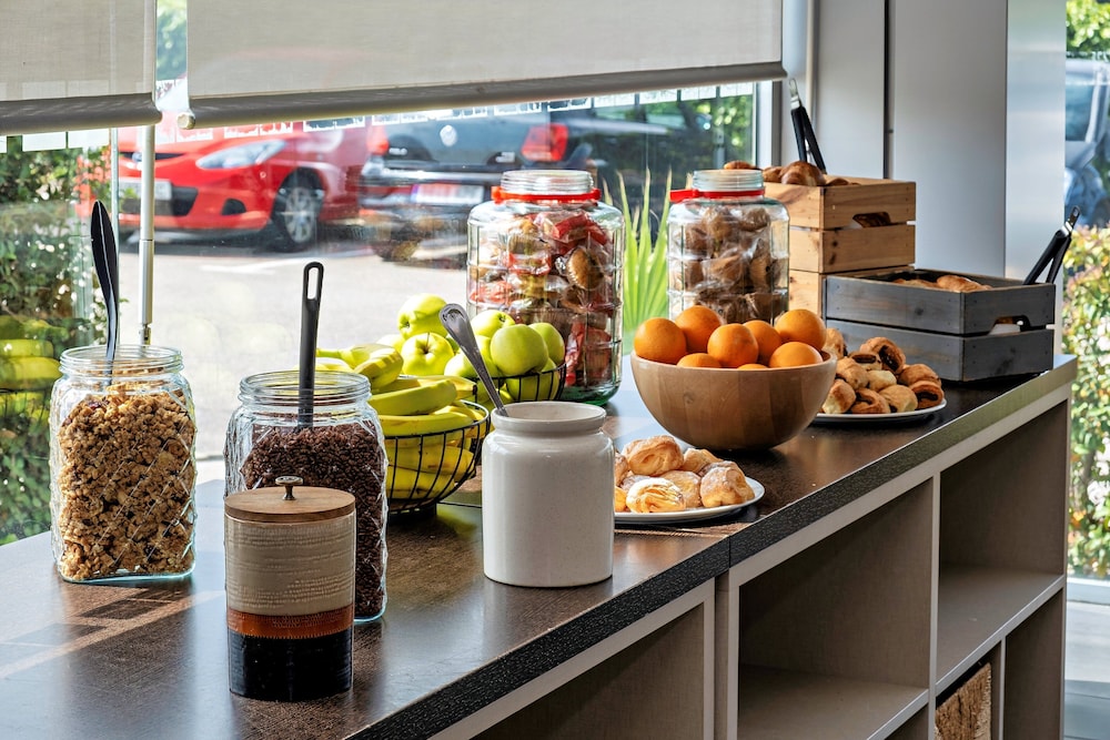 holiday inn express malaga airport by ihg