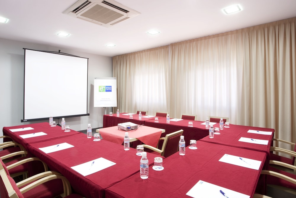 holiday inn express malaga airport by ihg