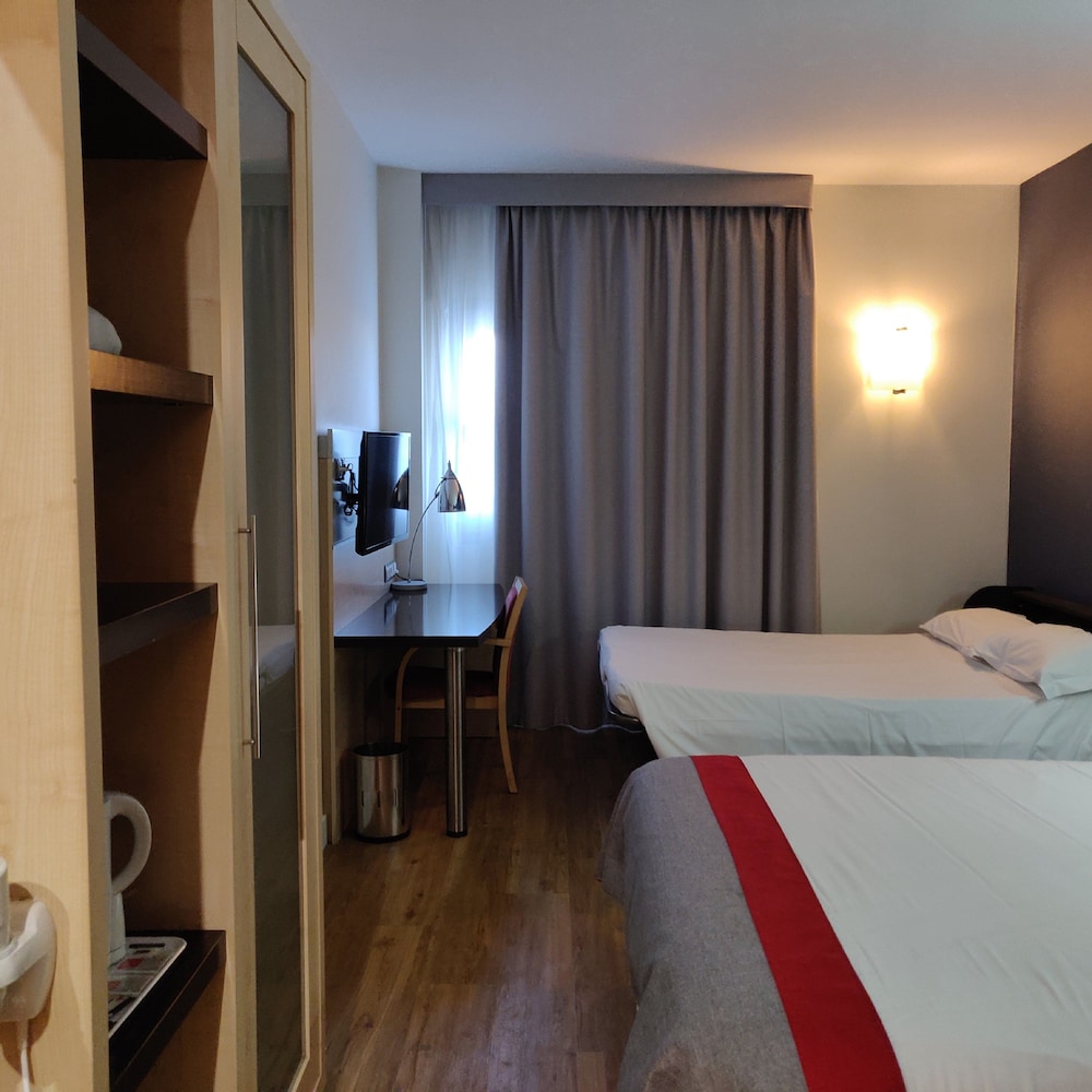 holiday inn express malaga airport by ihg