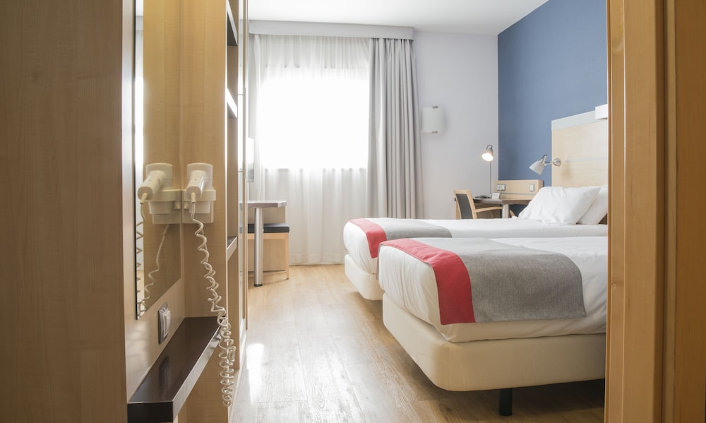 holiday inn express malaga airport by ihg