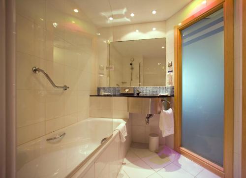 holiday inn express malaga airport by ihg