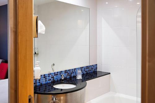 holiday inn express malaga airport by ihg