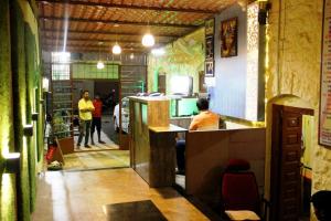 Yuvraj Lodge,Solapur>>Osmanabad,1 star