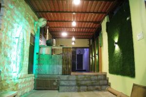 Yuvraj Lodge,Solapur>>Osmanabad,1 star