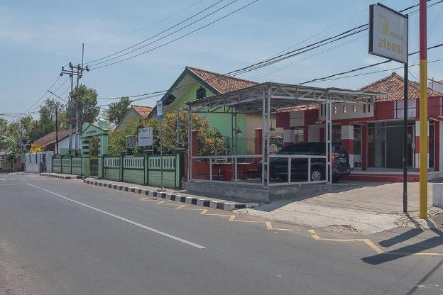 reddoorz plus near alun alun kuningan