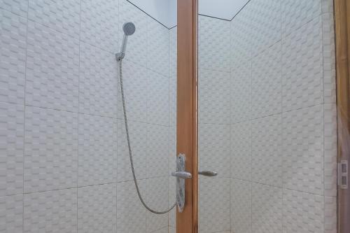 reddoorz plus near alun alun kuningan