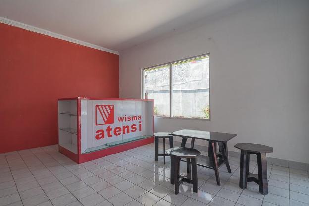 reddoorz plus near alun alun kuningan