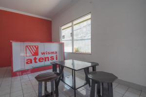 reddoorz plus near alun alun kuningan