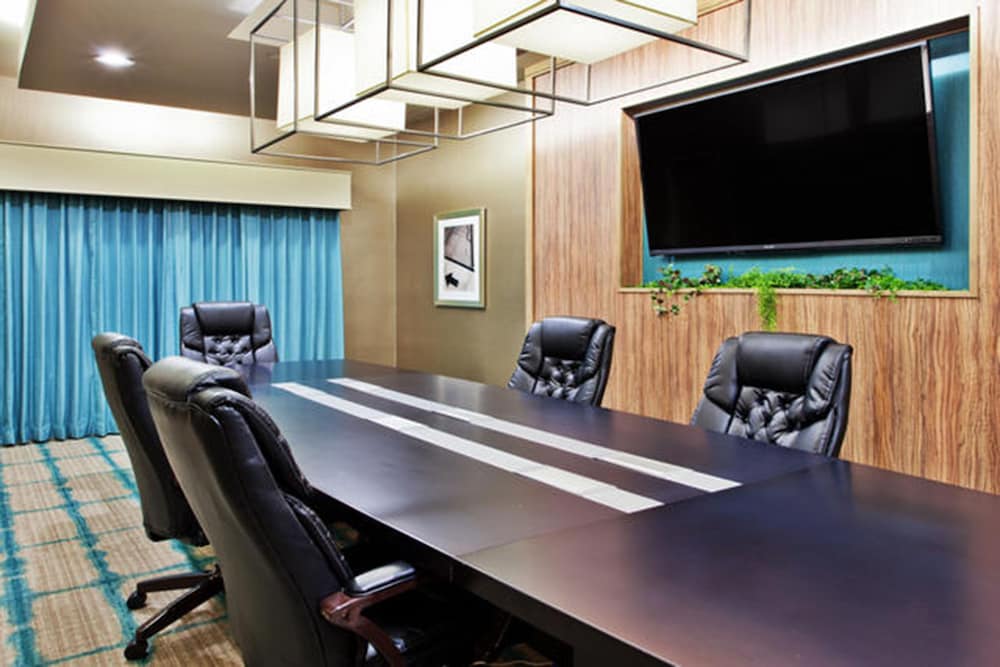 holiday inn express and suites warner robins north