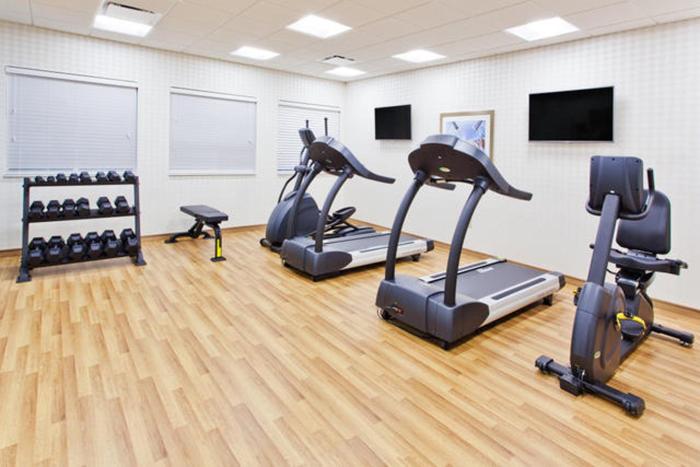 holiday inn express and suites warner robins north