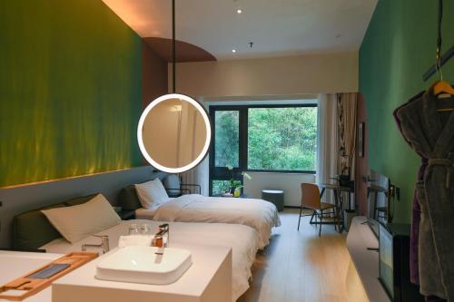 zhi resort