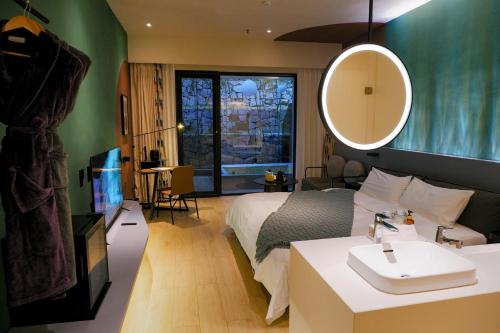 zhi resort