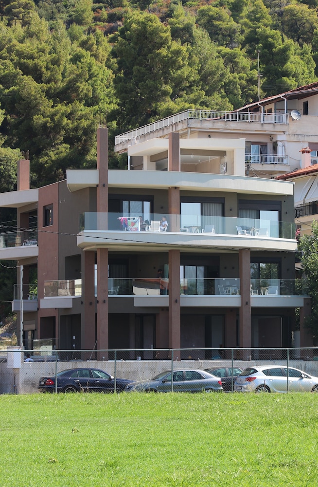 thetis boutique apartments