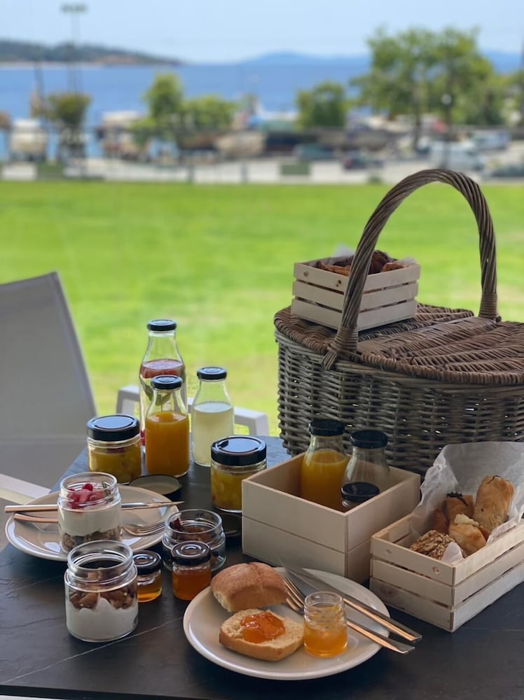 thetis boutique apartments