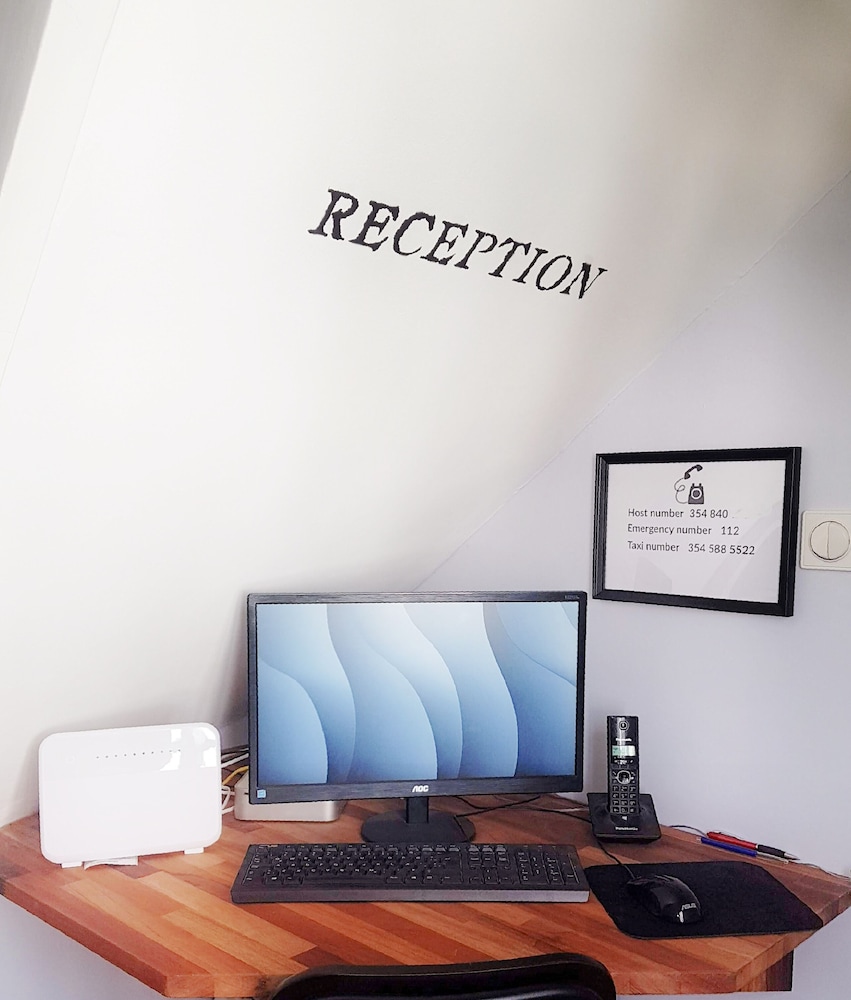 refurinn reykjavik guesthouse hostel