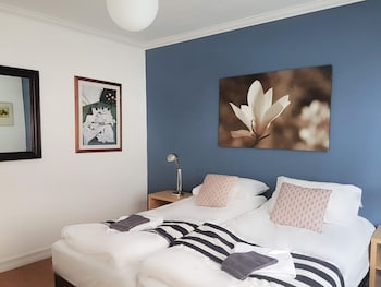 refurinn reykjavik guesthouse hostel