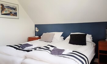 refurinn reykjavik guesthouse hostel