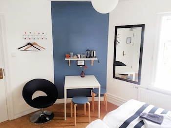 refurinn reykjavik guesthouse hostel