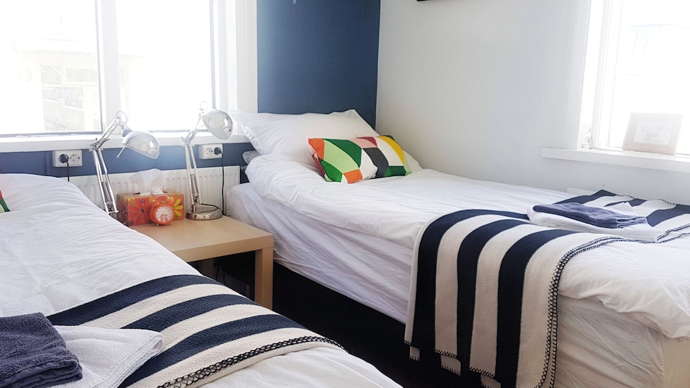 refurinn reykjavik guesthouse hostel