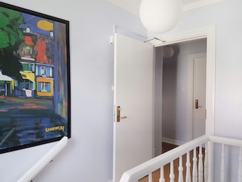 refurinn reykjavik guesthouse hostel