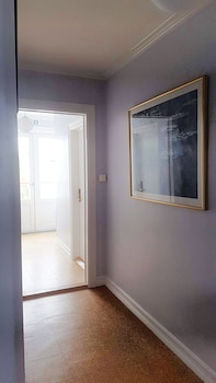 refurinn reykjavik guesthouse hostel