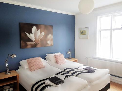 refurinn reykjavik guesthouse hostel