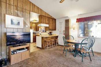 cedar pines 1529 by redawning