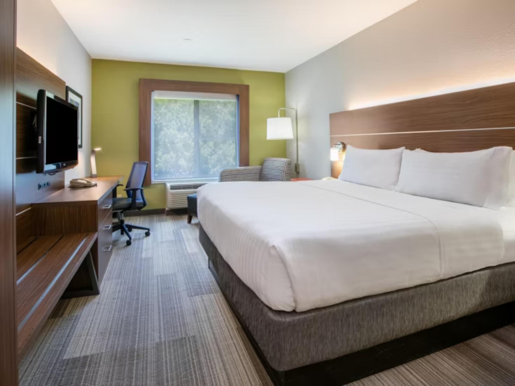 holiday inn express and suites dallas grand prairie i 20