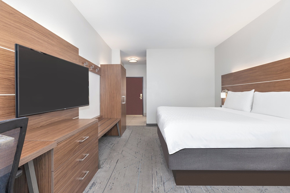 holiday inn express and suites dallas grand prairie i 20