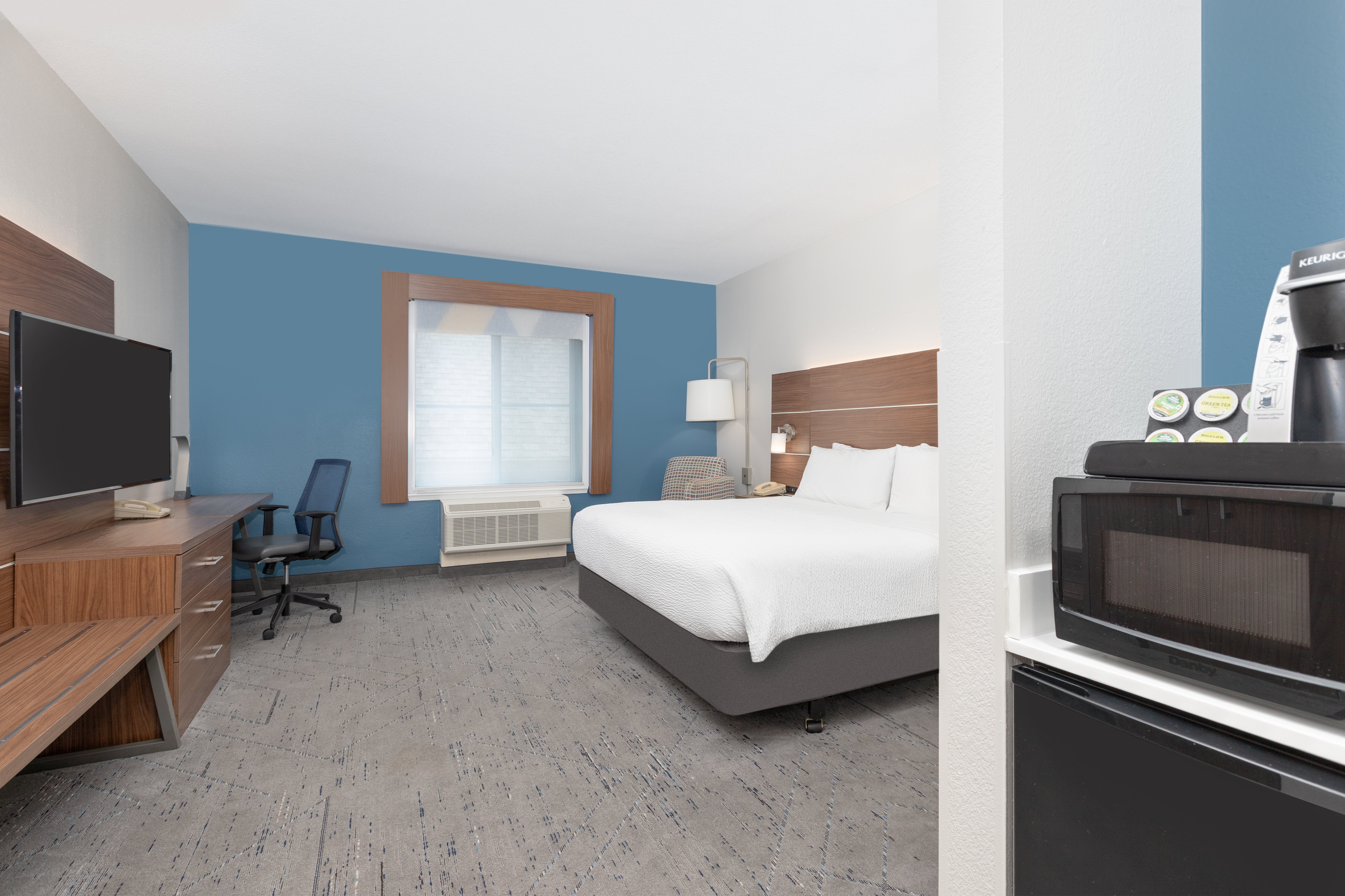 holiday inn express and suites dallas grand prairie i 20