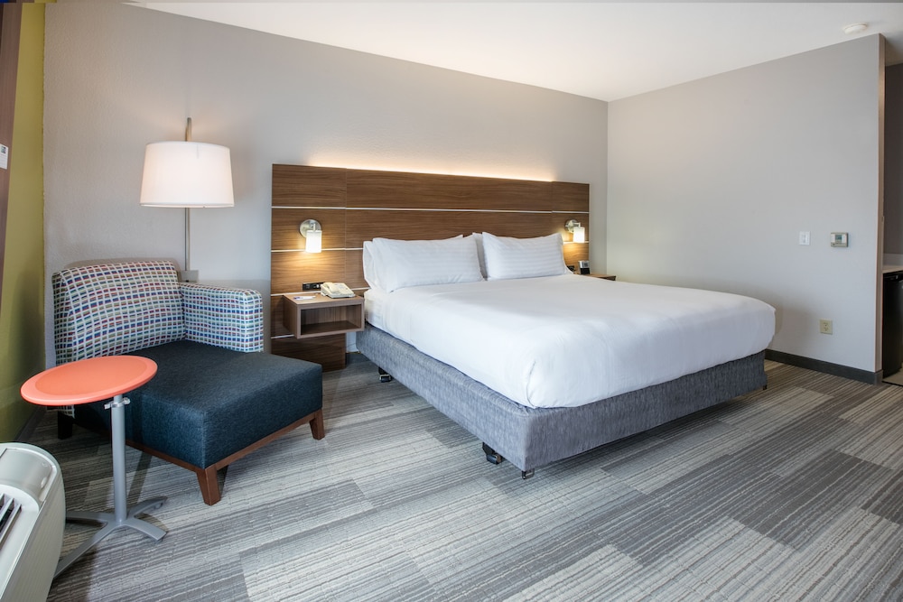holiday inn express and suites dallas grand prairie i 20