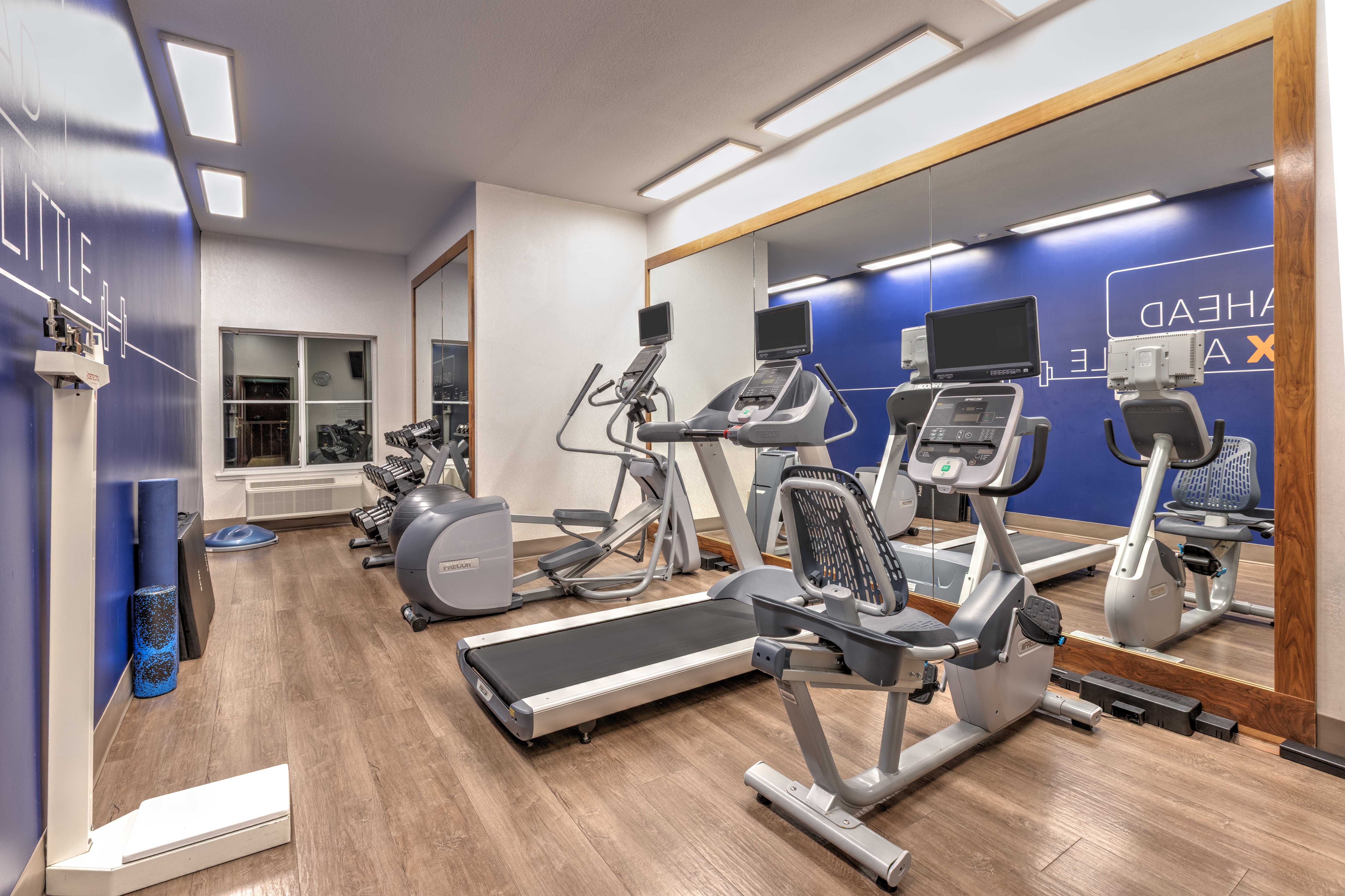 holiday inn express and suites dallas grand prairie i 20