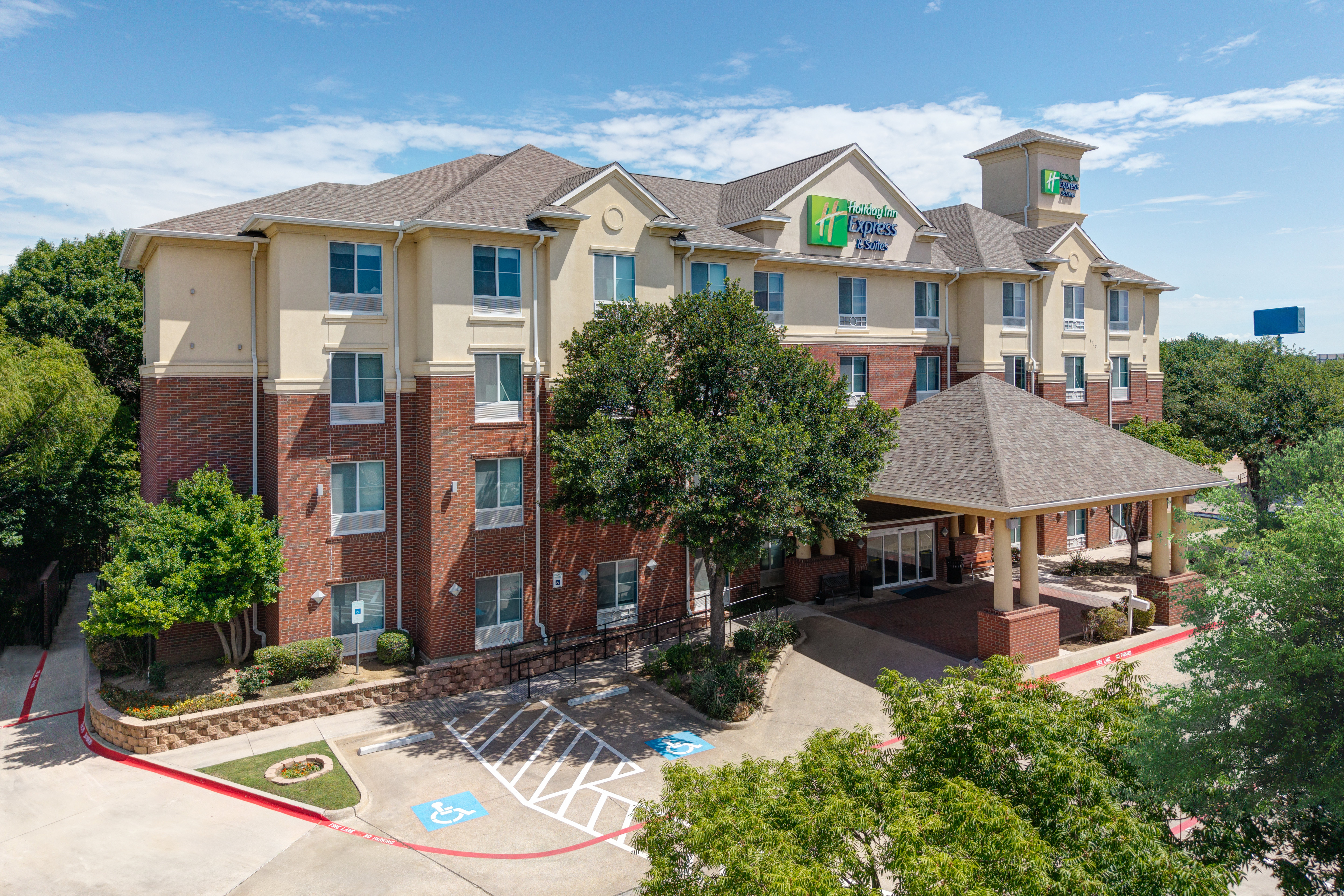holiday inn express and suites dallas grand prairie i 20