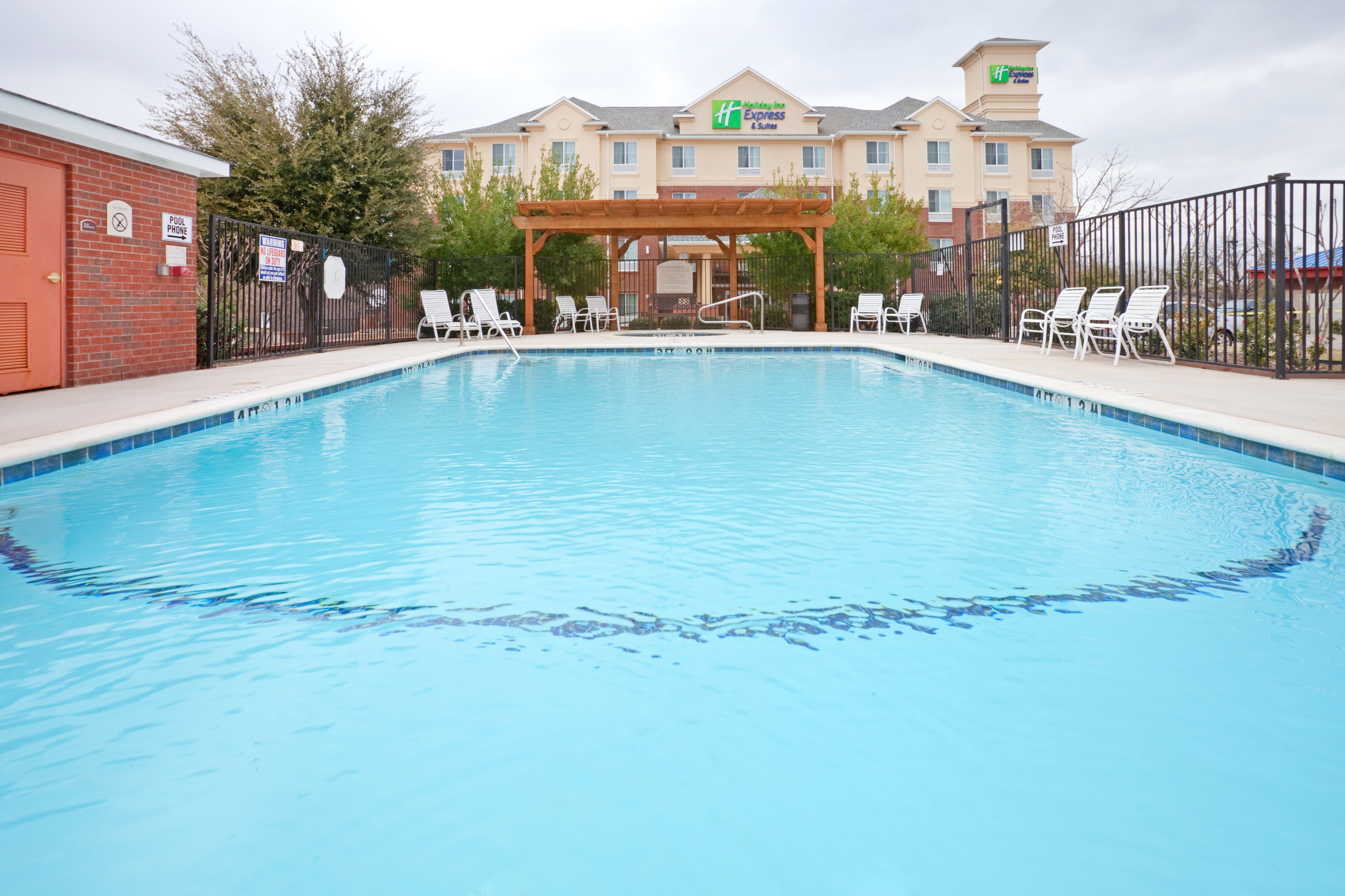 holiday inn express and suites dallas grand prairie i 20