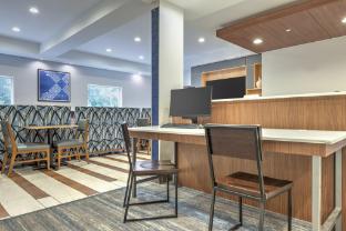 holiday inn express and suites dallas grand prairie i 20