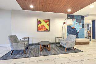 holiday inn express and suites dallas grand prairie i 20