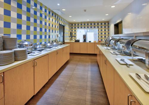 holiday inn dfw south by ihg