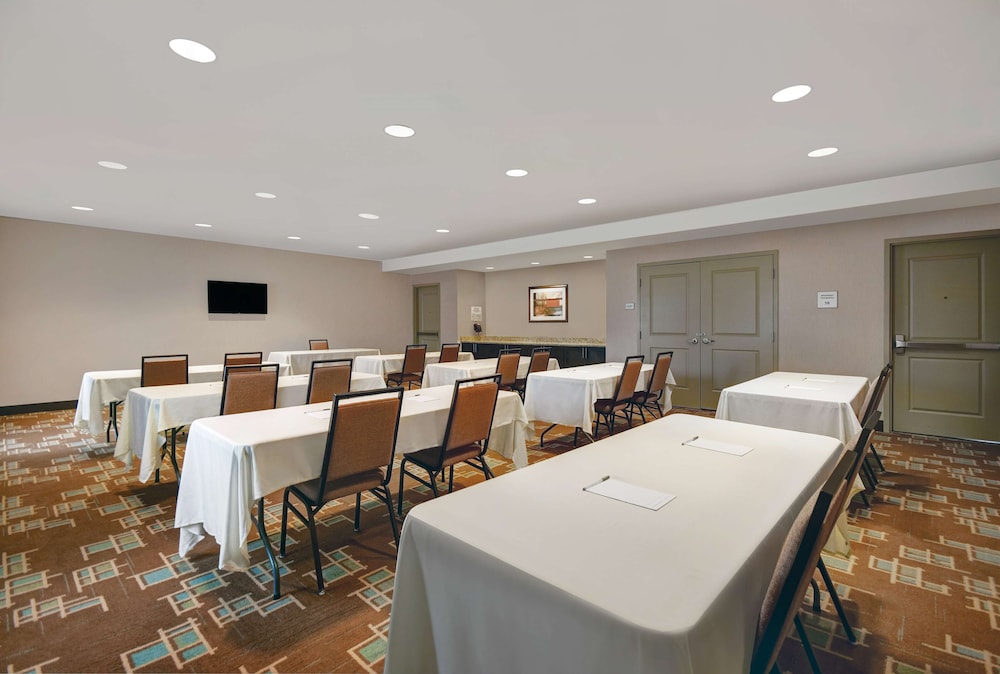 hampton inn and suites robbinsville
