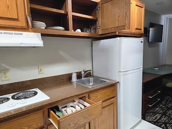 town house extended stay hotel downtown