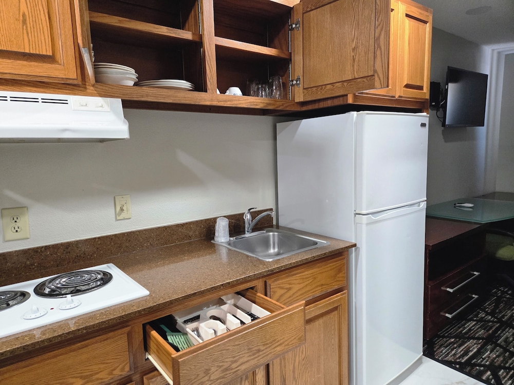 town house extended stay hotel downtown