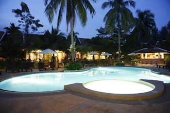 fanari khaolak resort courtyard zone