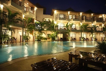 fanari khaolak resort courtyard zone